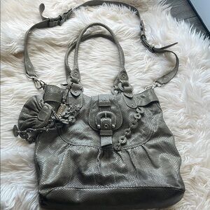 Sophisticated Gray Shoulder Bag with Floral Accents